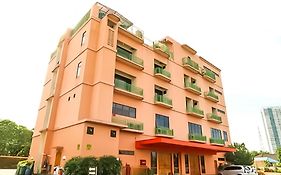 Hotel 678 Cawang Powered By Cocotel